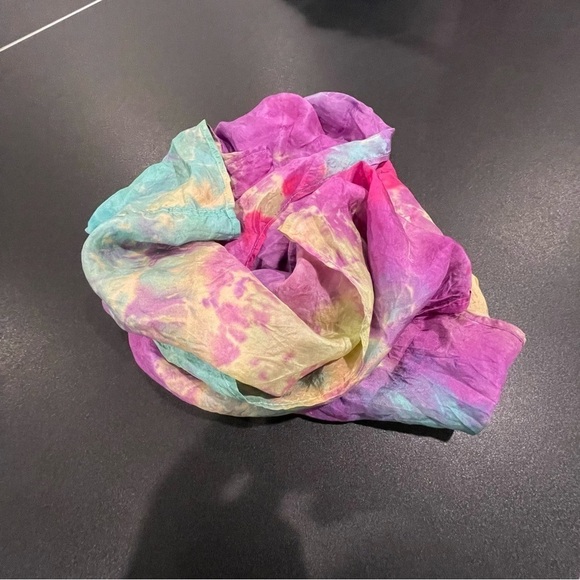 Artisan tie dyed infinity scarf silk handmade in shades of purple, magenta - Picture 2 of 15